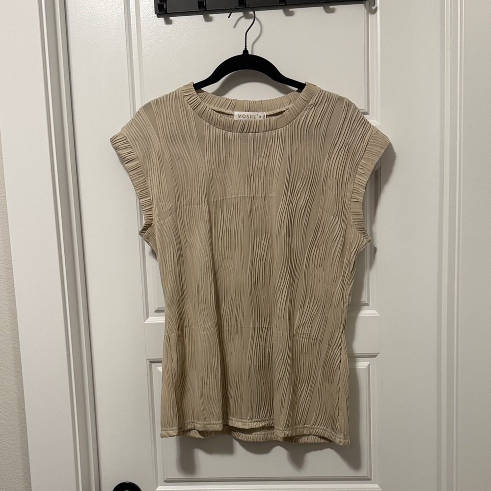 Mossimo Supply Co. Women's Beige Muscle Tee